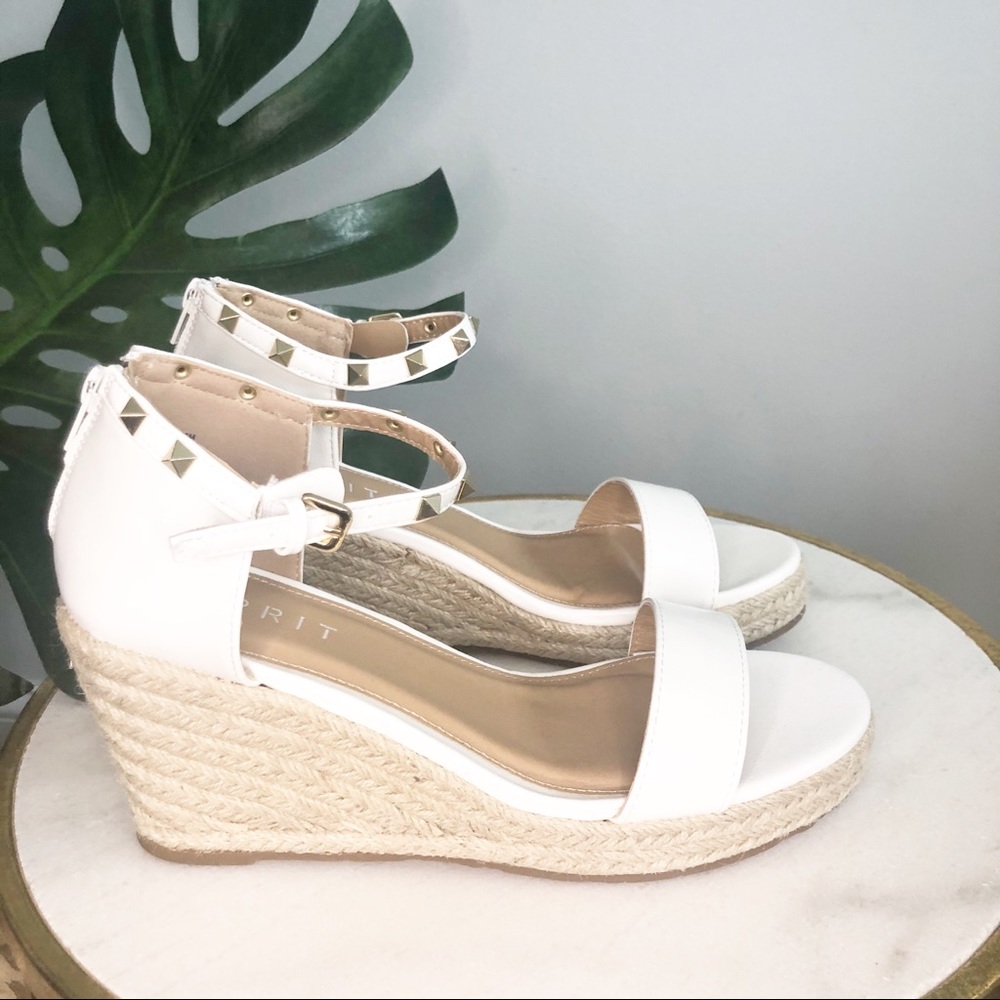 NEW ESPRIT White Sandals -Gold Studs Spring 2020!